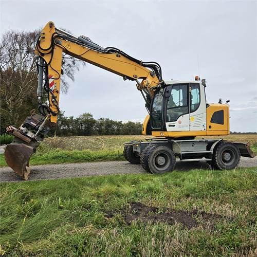 Liebherr A918 Compact - Pelle sur pneus: photos 1 Liebherr A918 Compact - Pelle sur pneus: photos 1