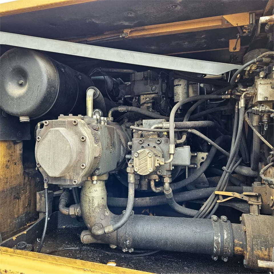 Pelle sur chenille Liebherr R944B HD-SL Litronic: photos 35 Pelle sur chenille Liebherr R944B HD-SL Litronic: photos 35