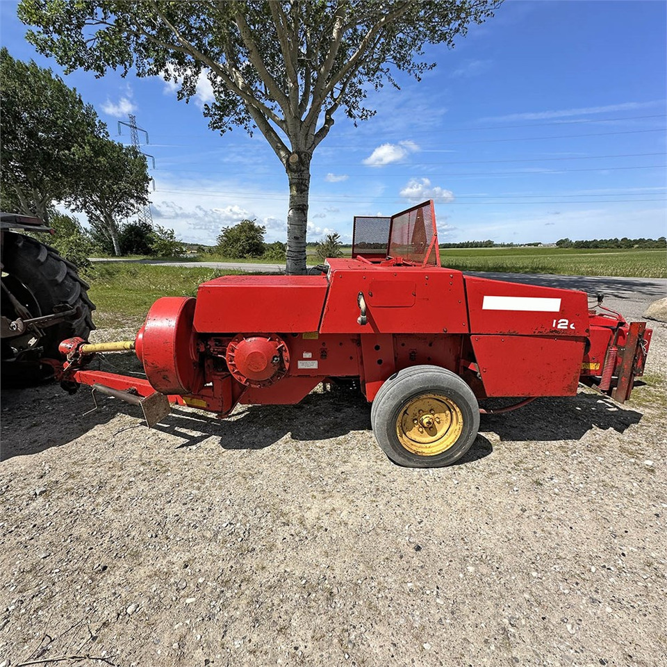 Massey Ferguson MF128 - Matériel de fenaison: photos 4 Massey Ferguson MF128 - Matériel de fenaison: photos 4
