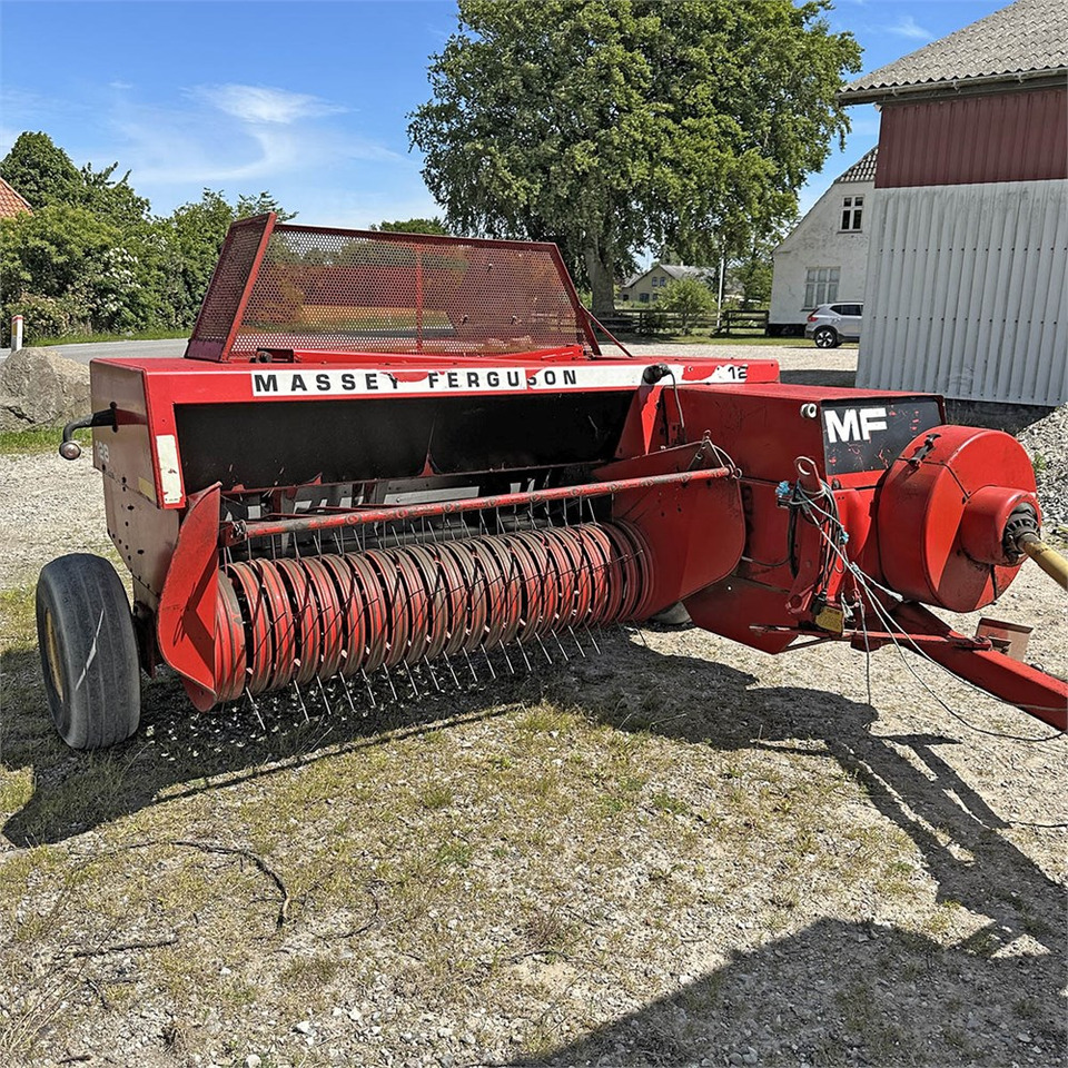 Massey Ferguson MF128 - Matériel de fenaison: photos 1 Massey Ferguson MF128 - Matériel de fenaison: photos 1