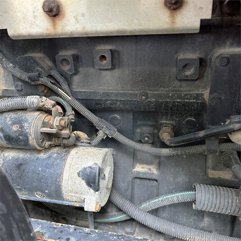 Tracteur agricole Massey Ferguson MF8460 Dyna-VT: photos 28
