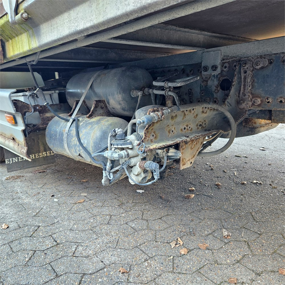 Camion plateau Mercedes ATEGO 817: photos 23