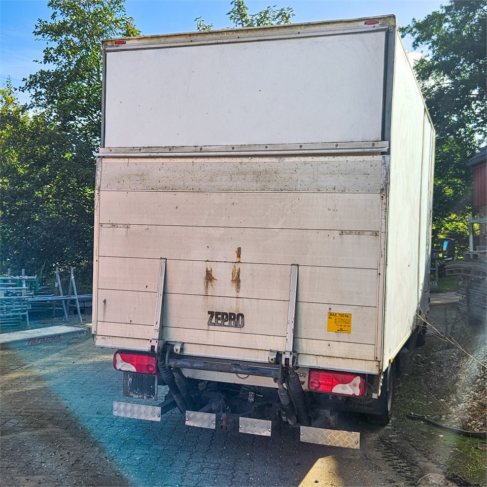 Mercedes Sprinter 515 Cdi - Fourgon grand volume: photos 4 Mercedes Sprinter 515 Cdi - Fourgon grand volume: photos 4