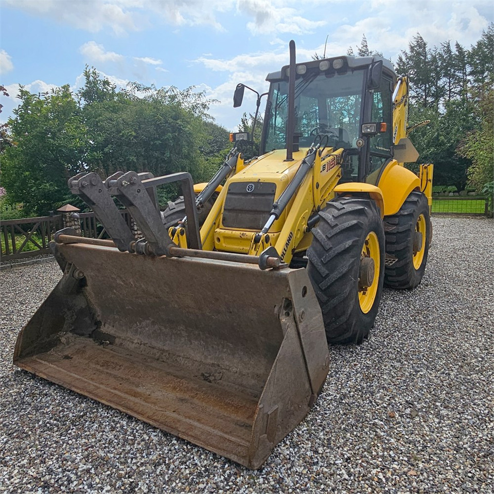 New Holland LB115 B-4PS - Tractopelle: photos 4 New Holland LB115 B-4PS - Tractopelle: photos 4