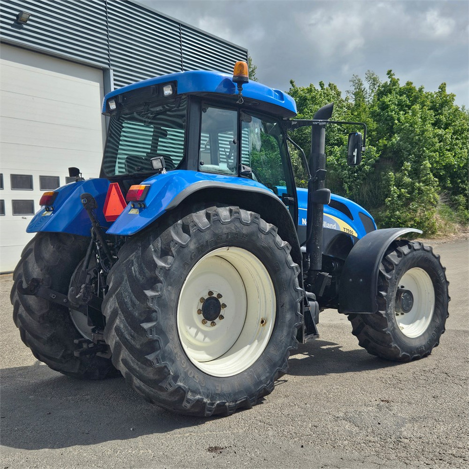 New Holland T7550 - Tracteur agricole: photos 5 New Holland T7550 - Tracteur agricole: photos 5