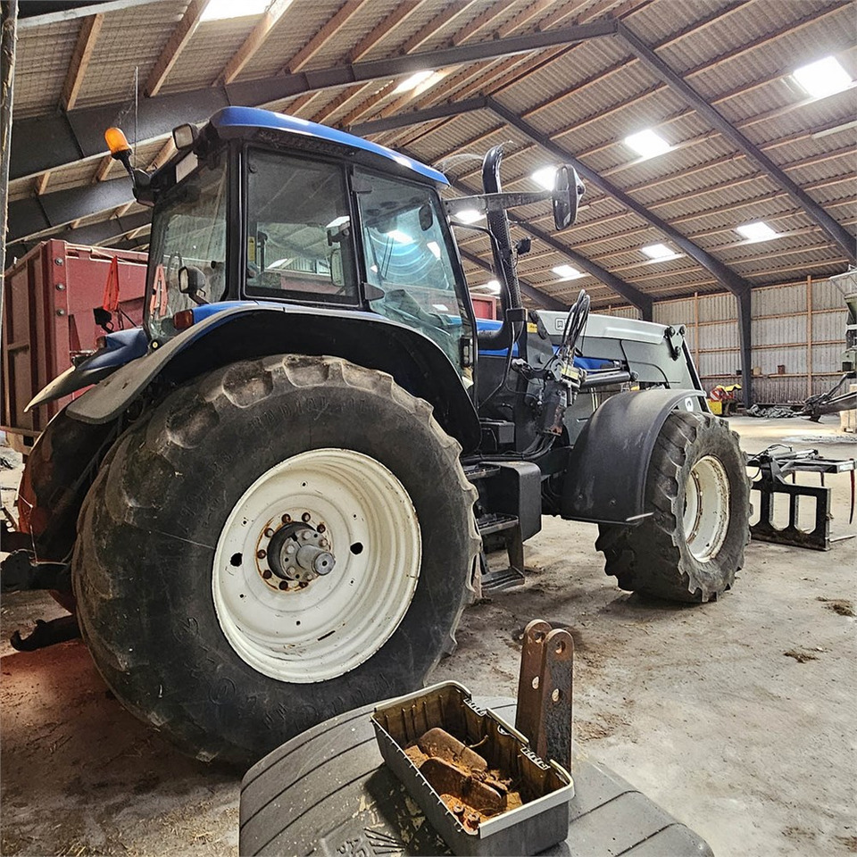 New Holland TM 190 4WD - Tracteur agricole: photos 5 New Holland TM 190 4WD - Tracteur agricole: photos 5