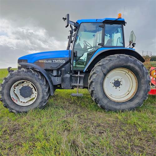 New Holland TM165 - Tracteur agricole: photos 1 New Holland TM165 - Tracteur agricole: photos 1