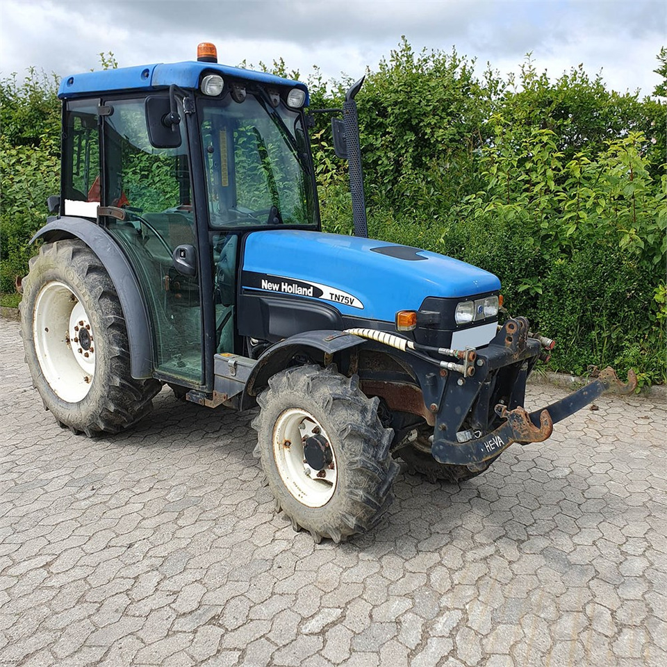 New Holland TN75 V - Tracteur agricole: photos 1 New Holland TN75 V - Tracteur agricole: photos 1