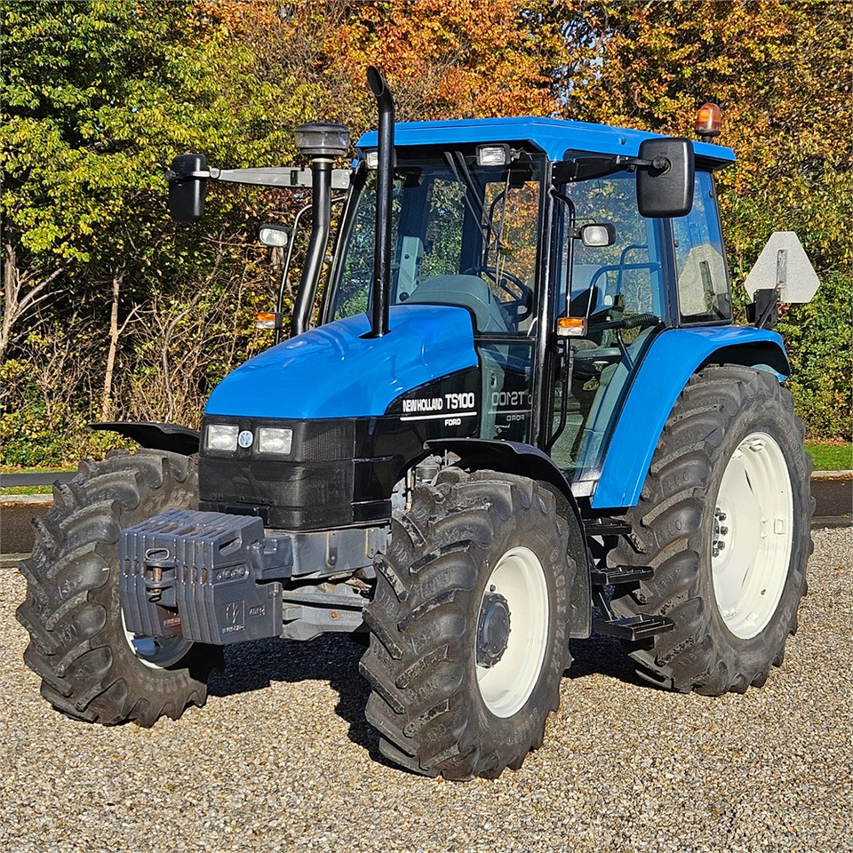 New Holland TS 100 - Tracteur agricole: photos 2 New Holland TS 100 - Tracteur agricole: photos 2
