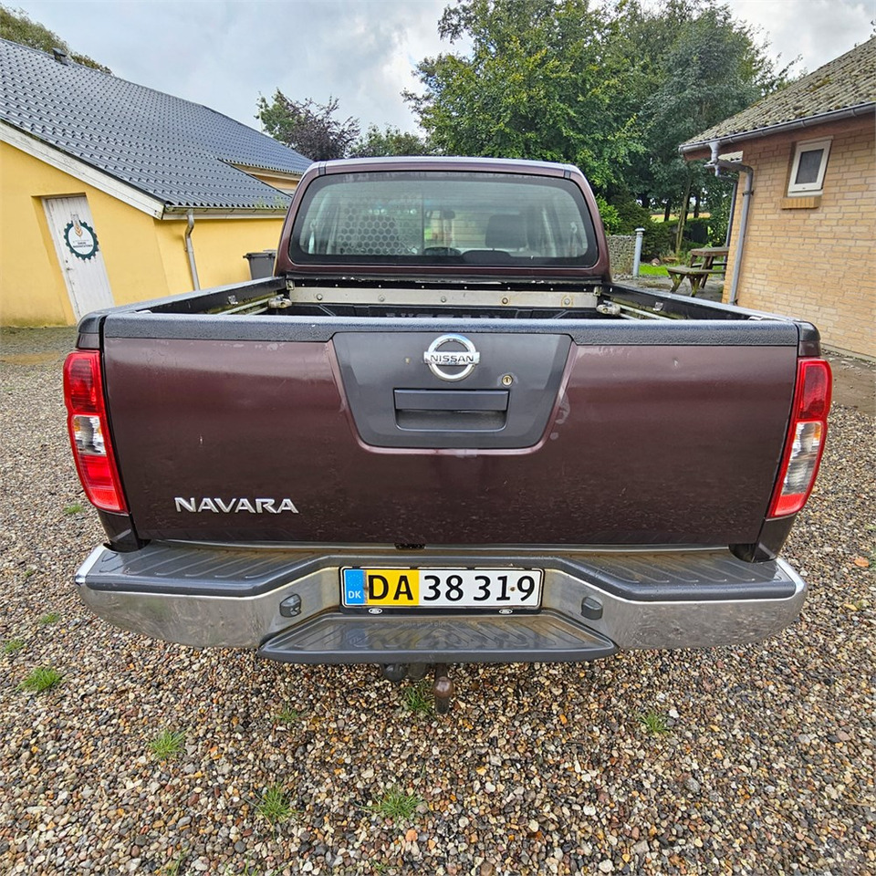 Nissan Navara 2,5 Dci Dc 4wd - Pick-up: photos 4 Nissan Navara 2,5 Dci Dc 4wd - Pick-up: photos 4