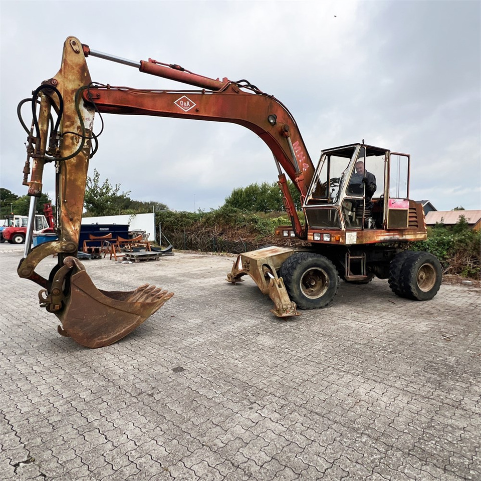 O&K MH4 FA2 - Pelle sur pneus: photos 2 O&K MH4 FA2 - Pelle sur pneus: photos 2