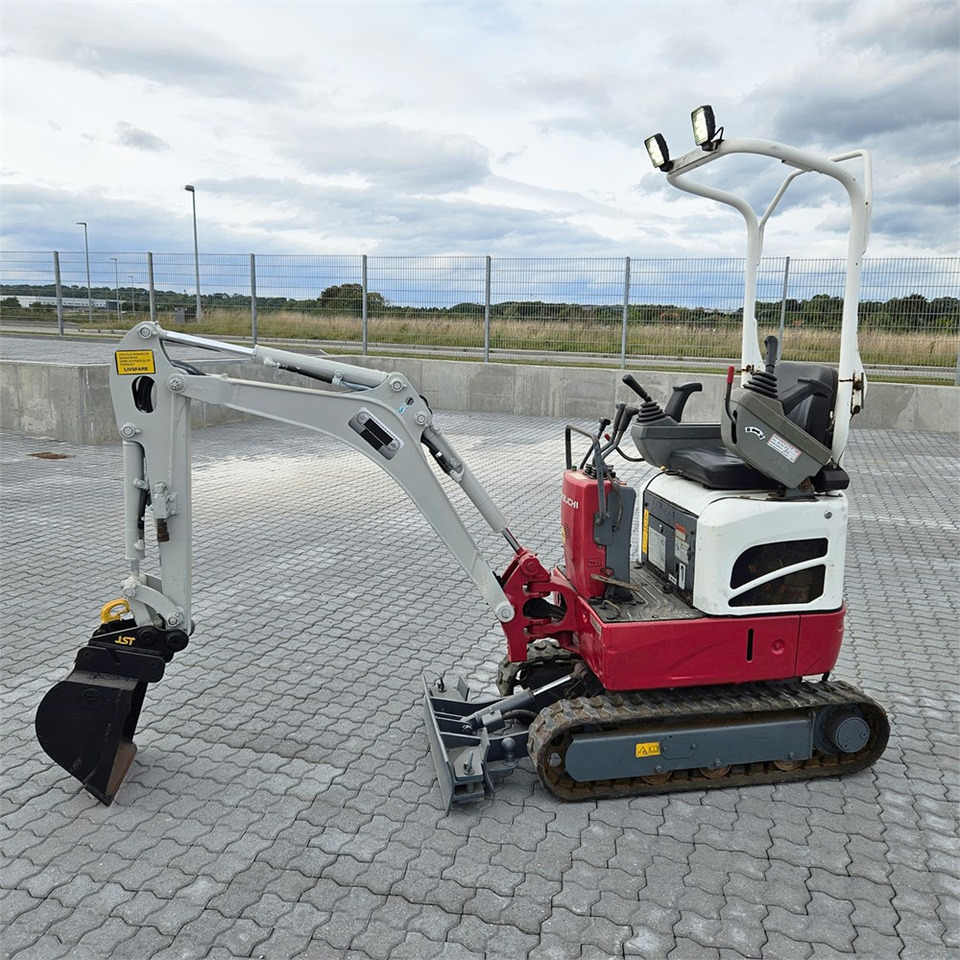 Takeuchi TB210 R - Mini pelle: photos 1 Takeuchi TB210 R - Mini pelle: photos 1