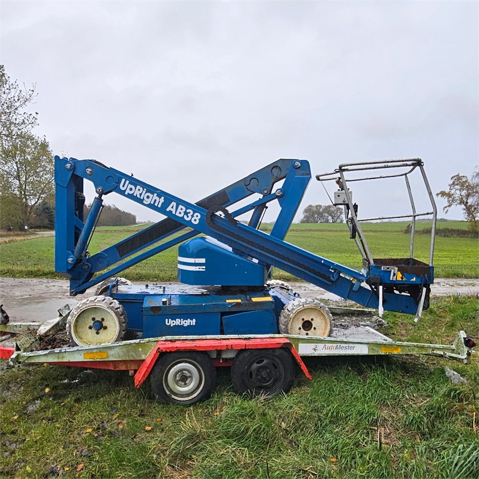 UpRight AB38 - Nacelle articulée: photos 3 UpRight AB38 - Nacelle articulée: photos 3