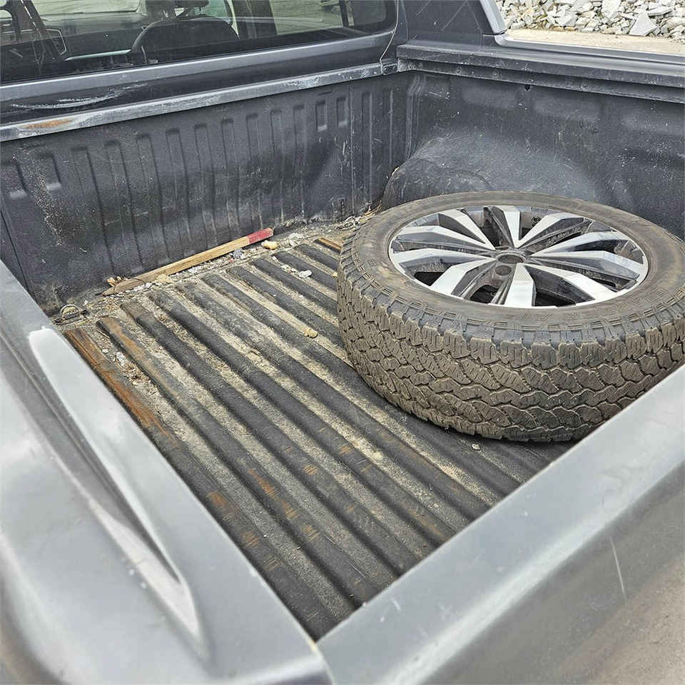 Pick-up VW Amarok Aventura: photos 30