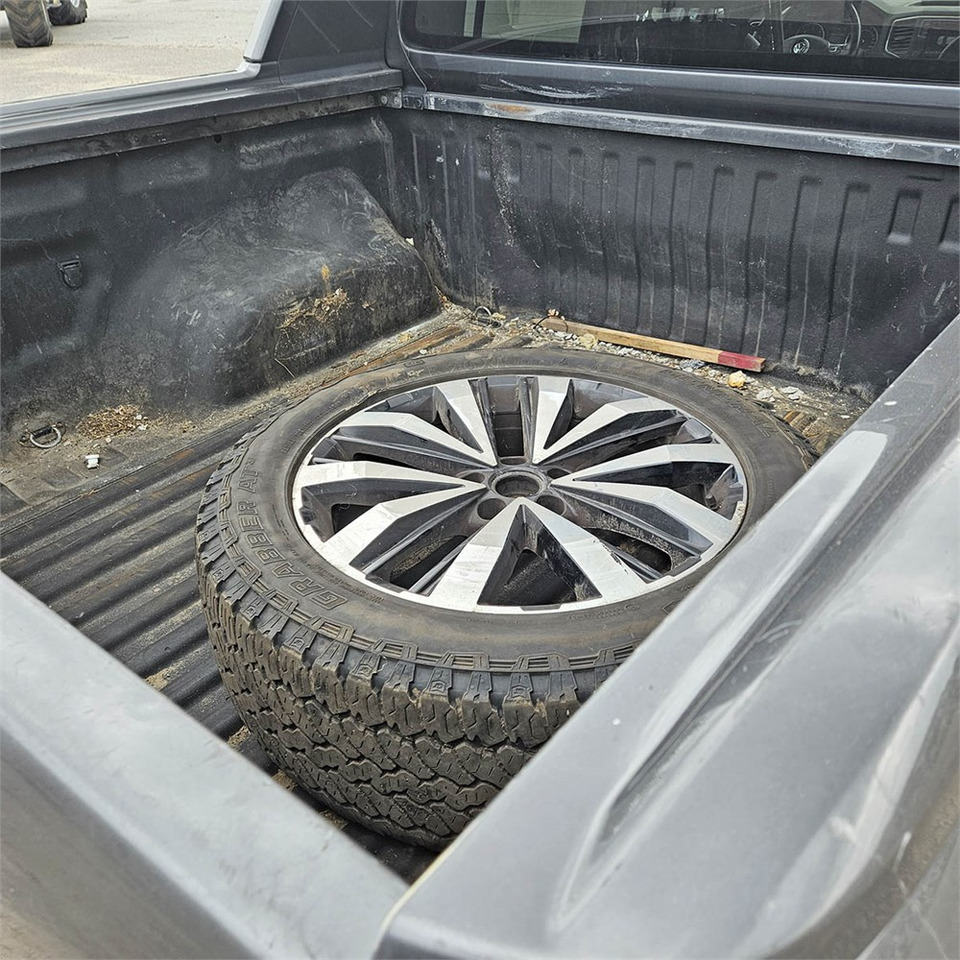 Pick-up VW Amarok Aventura: photos 31