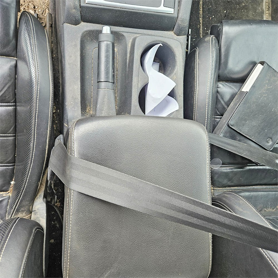 Pick-up VW Amarok Aventura: photos 15
