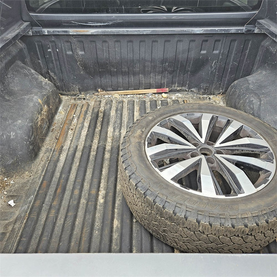 Pick-up VW Amarok Aventura: photos 32