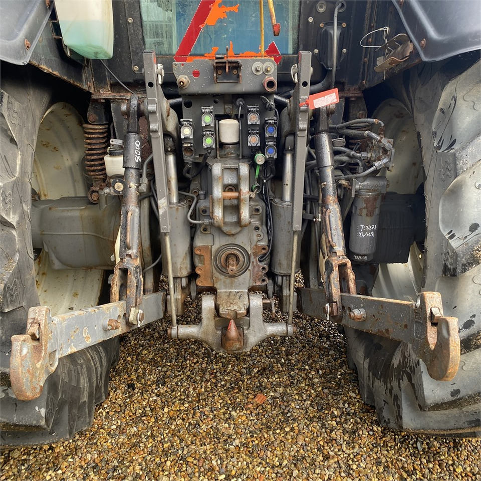 Tracteur agricole Valtra T 153: photos 8