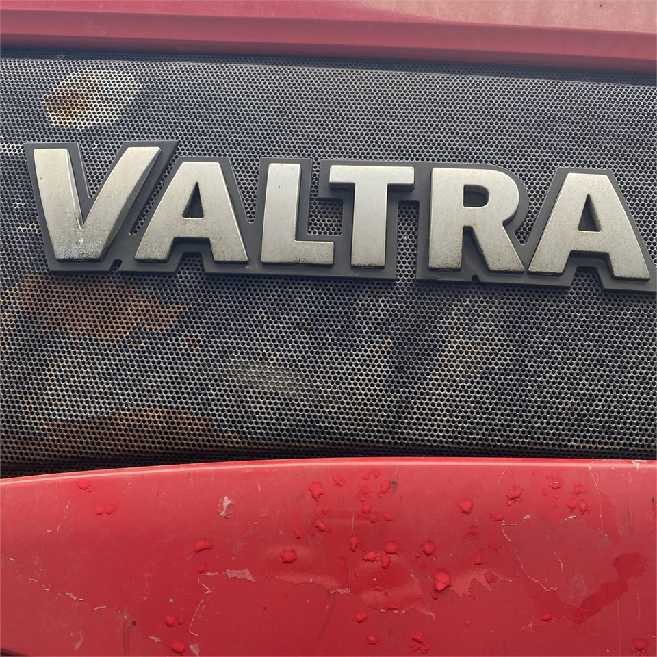 Tracteur agricole Valtra T 153: photos 27