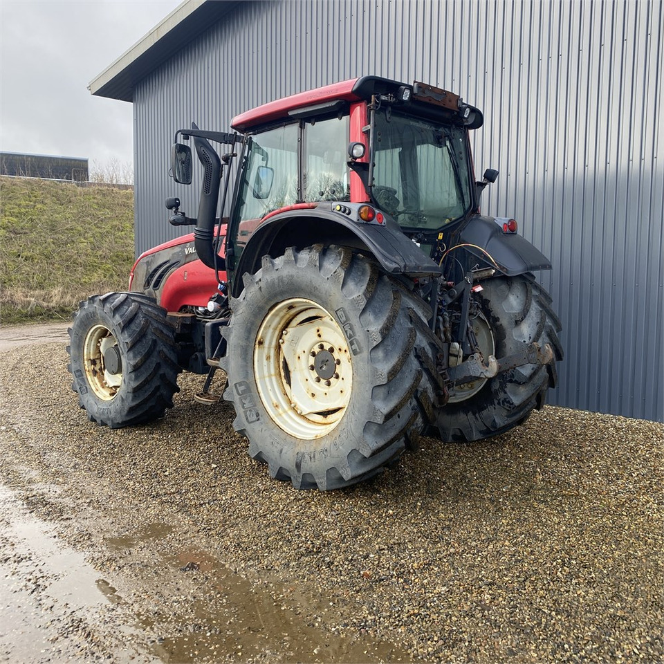 Tracteur agricole Valtra T 153: photos 6