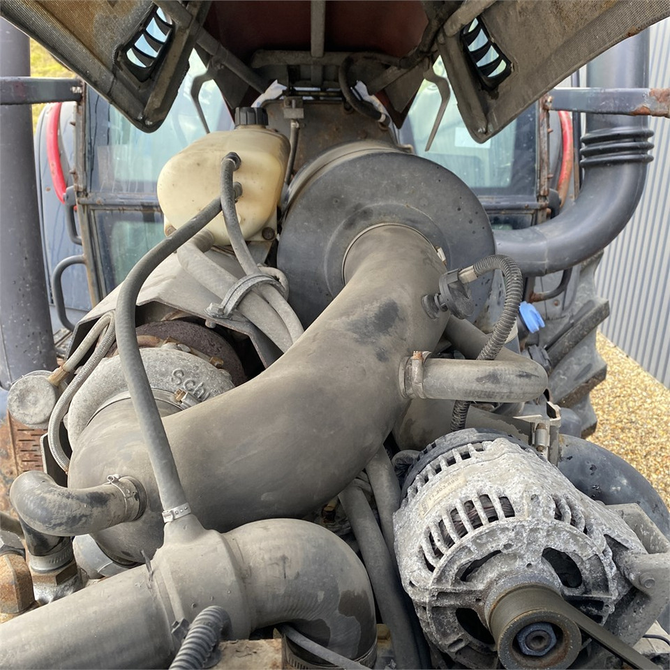 Tracteur agricole Valtra T 153: photos 26