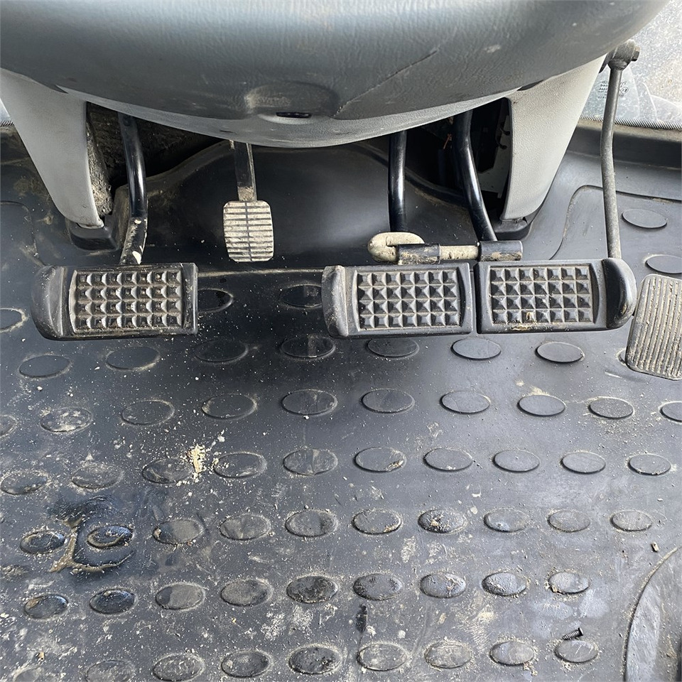 Tracteur agricole Valtra T 153: photos 18