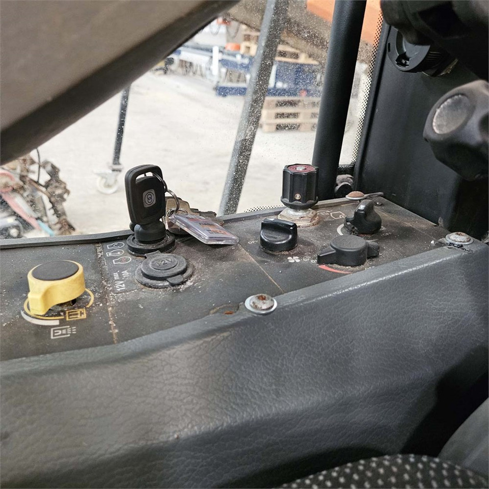 Véhicule de voirie/ Spécial Kärcher PF-C MIC42: photos 16