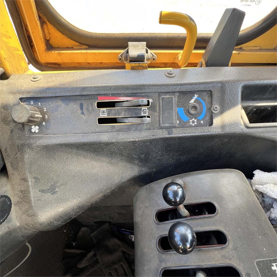 Chargeuse sur pneus Volvo L70: photos 21