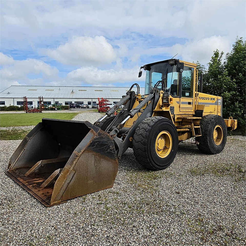 Volvo L90 B - Chargeuse sur pneus: photos 1 Volvo L90 B - Chargeuse sur pneus: photos 1