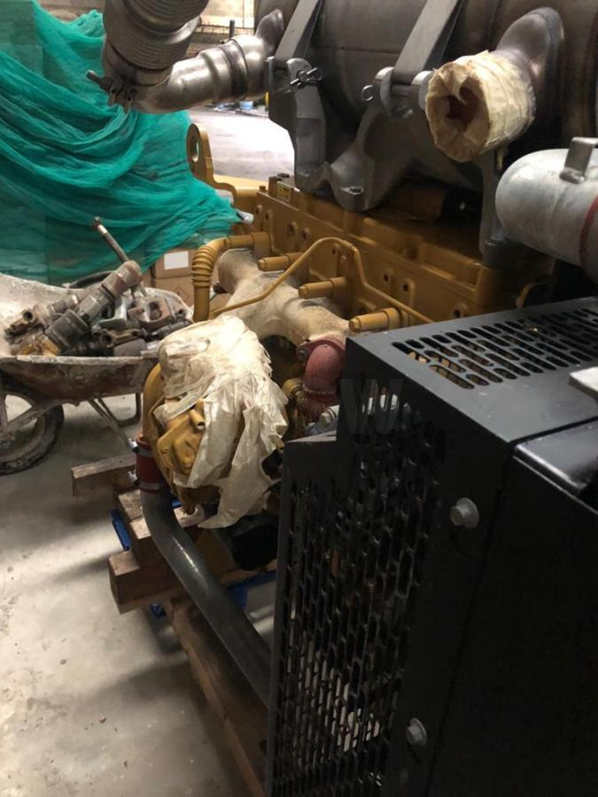 CATERPILLAR 4 CYLINDRES - Moteur pour Engins de chantier: photos 3 CATERPILLAR 4 CYLINDRES - Moteur pour Engins de chantier: photos 3