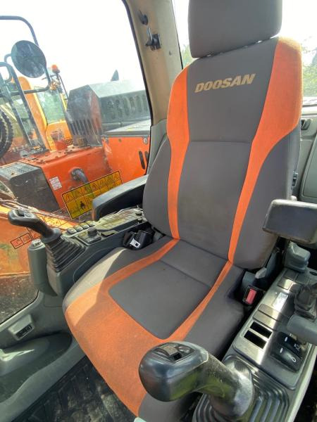 Pelle sur chenille Doosan DX 140 LCR-5: photos 8 Pelle sur chenille Doosan DX 140 LCR-5: photos 8