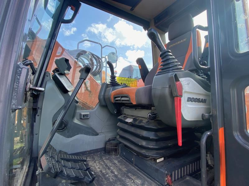 Pelle sur chenille Doosan DX 140 LCR-5: photos 7 Pelle sur chenille Doosan DX 140 LCR-5: photos 7