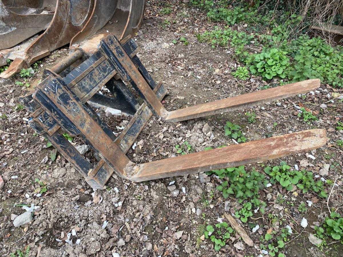 ENGCON TABLIER FOURCHE S 60 - Fourches: photos 2 ENGCON TABLIER FOURCHE S 60 - Fourches: photos 2