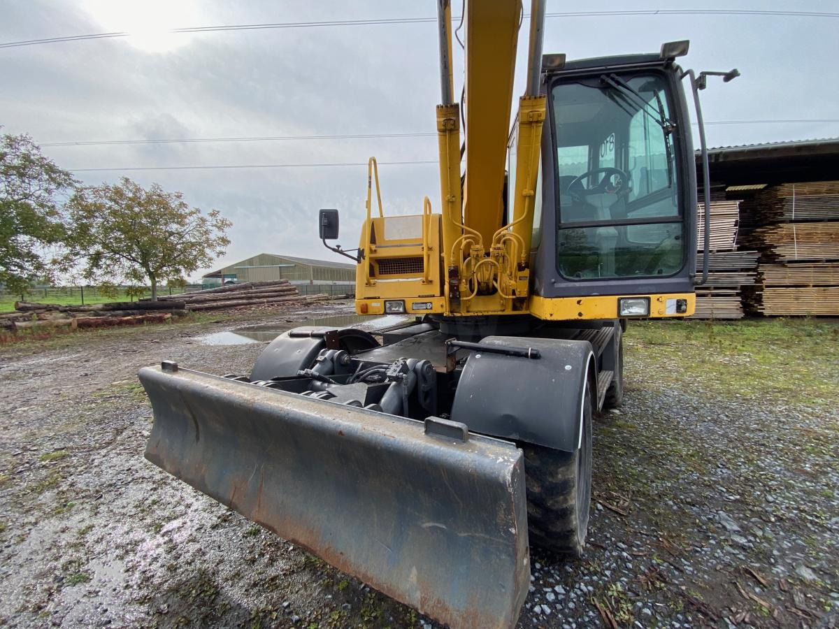 Pelle sur pneus Furukawa W 735: photos 8