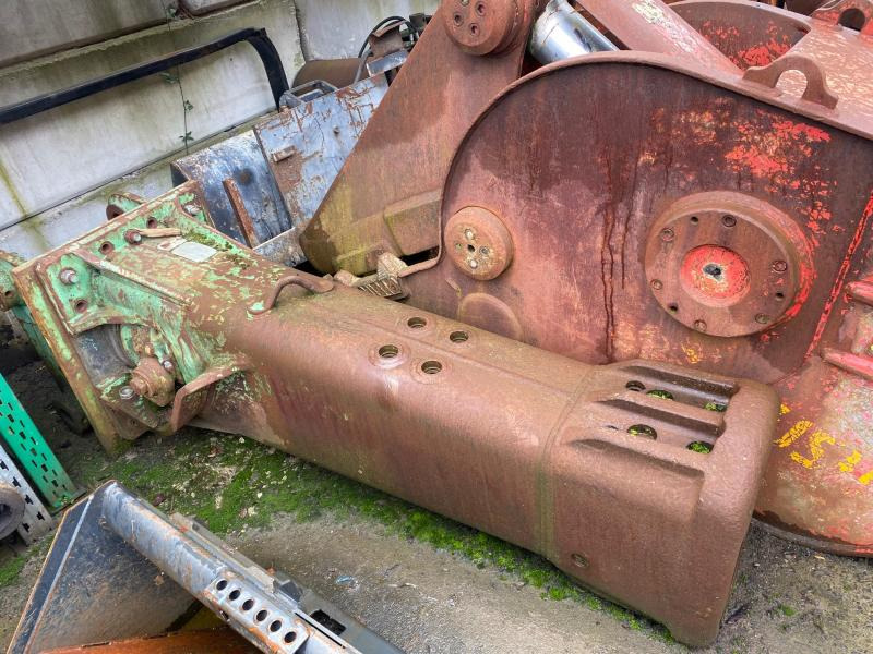 MONTABERT BRISE ROCHE BRV 45 - Marteau hydraulique: photos 2 MONTABERT BRISE ROCHE BRV 45 - Marteau hydraulique: photos 2