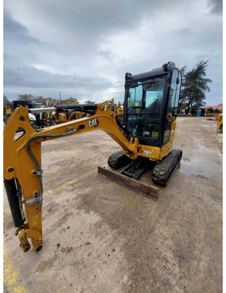 CAT 302 - Pelle sur chenille: photos 1 CAT 302 - Pelle sur chenille: photos 1