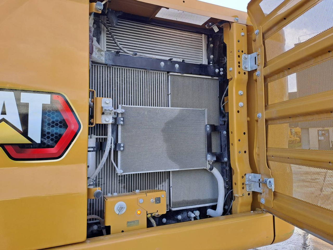 CAT 320 - crédit-bail CAT 320: photos 9