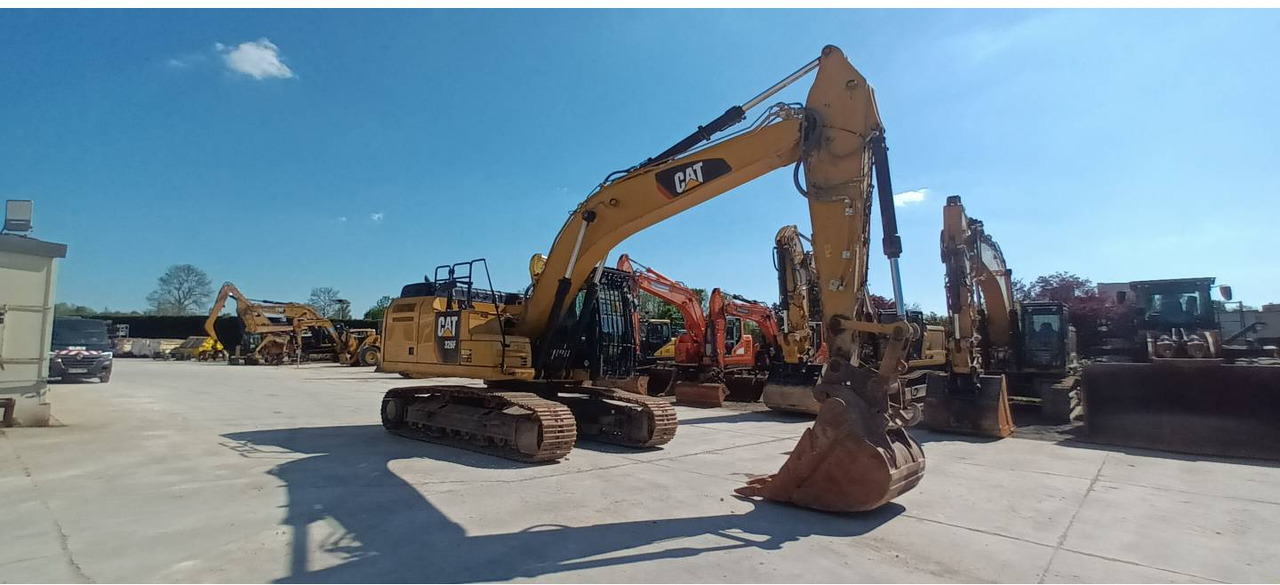 CAT 326F - Pelle sur chenille: photos 2 CAT 326F - Pelle sur chenille: photos 2
