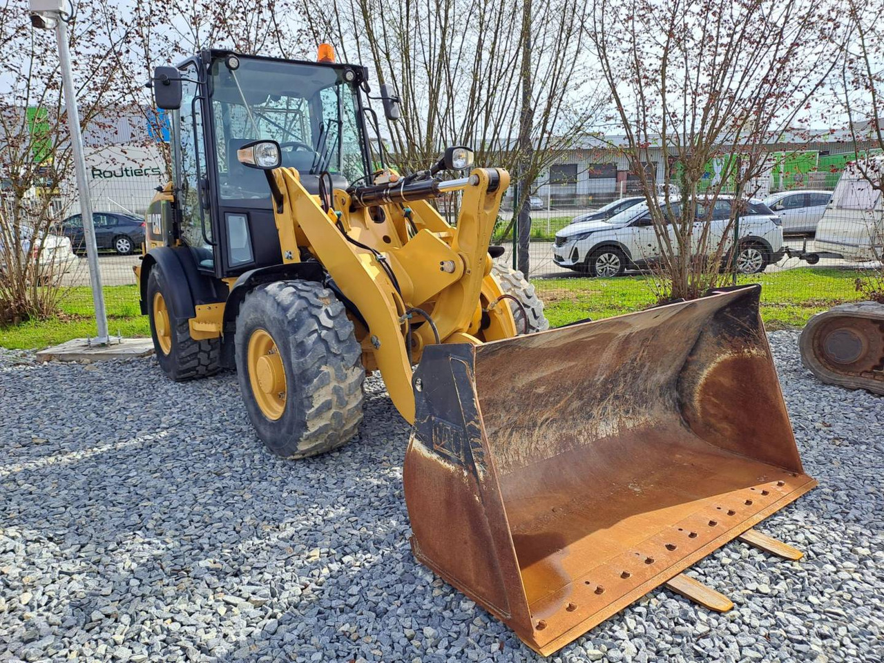 CAT 906M - Chargeuse sur pneus: photos 1 CAT 906M - Chargeuse sur pneus: photos 1