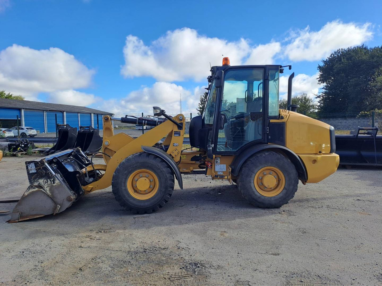 CAT 906M - Chargeuse sur pneus: photos 5 CAT 906M - Chargeuse sur pneus: photos 5