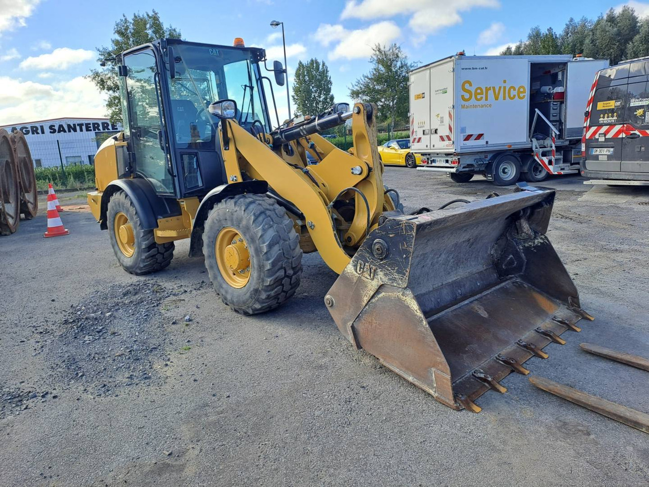 CAT 906M - Chargeuse sur pneus: photos 2 CAT 906M - Chargeuse sur pneus: photos 2