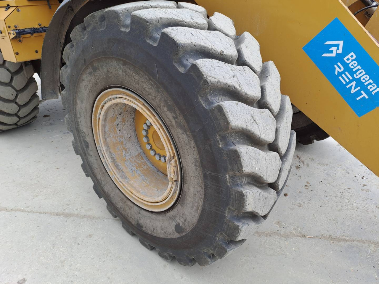 Chargeuse sur pneus CAT 926M: photos 16