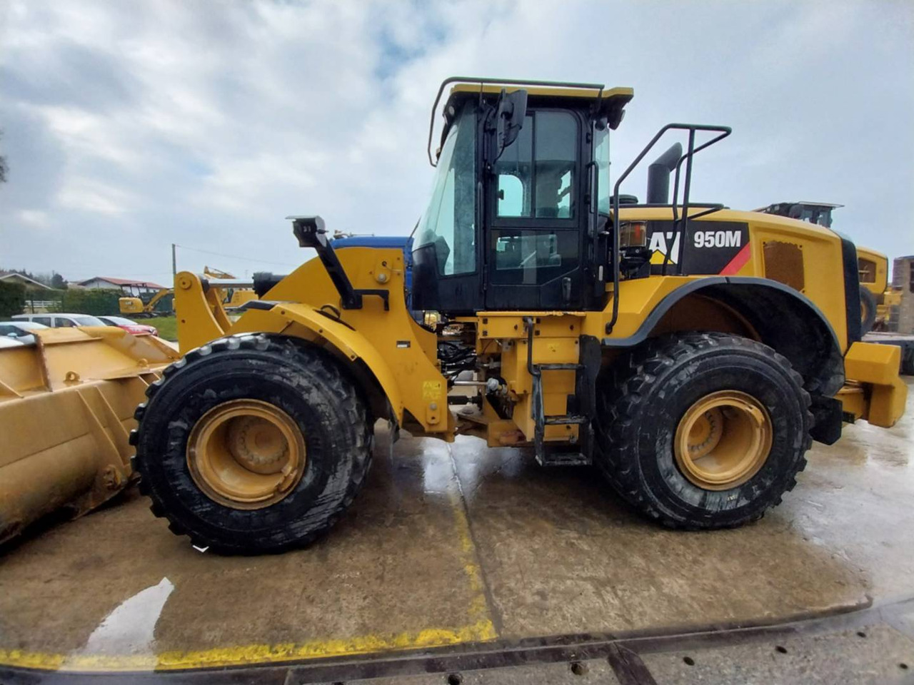 CAT 950M - Chargeuse sur pneus: photos 1 CAT 950M - Chargeuse sur pneus: photos 1