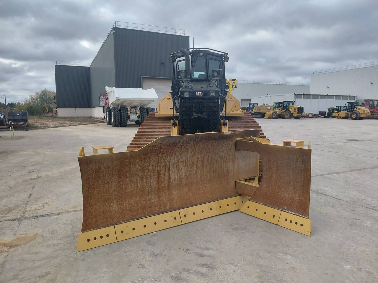 CAT D5 - Bulldozer: photos 3 CAT D5 - Bulldozer: photos 3