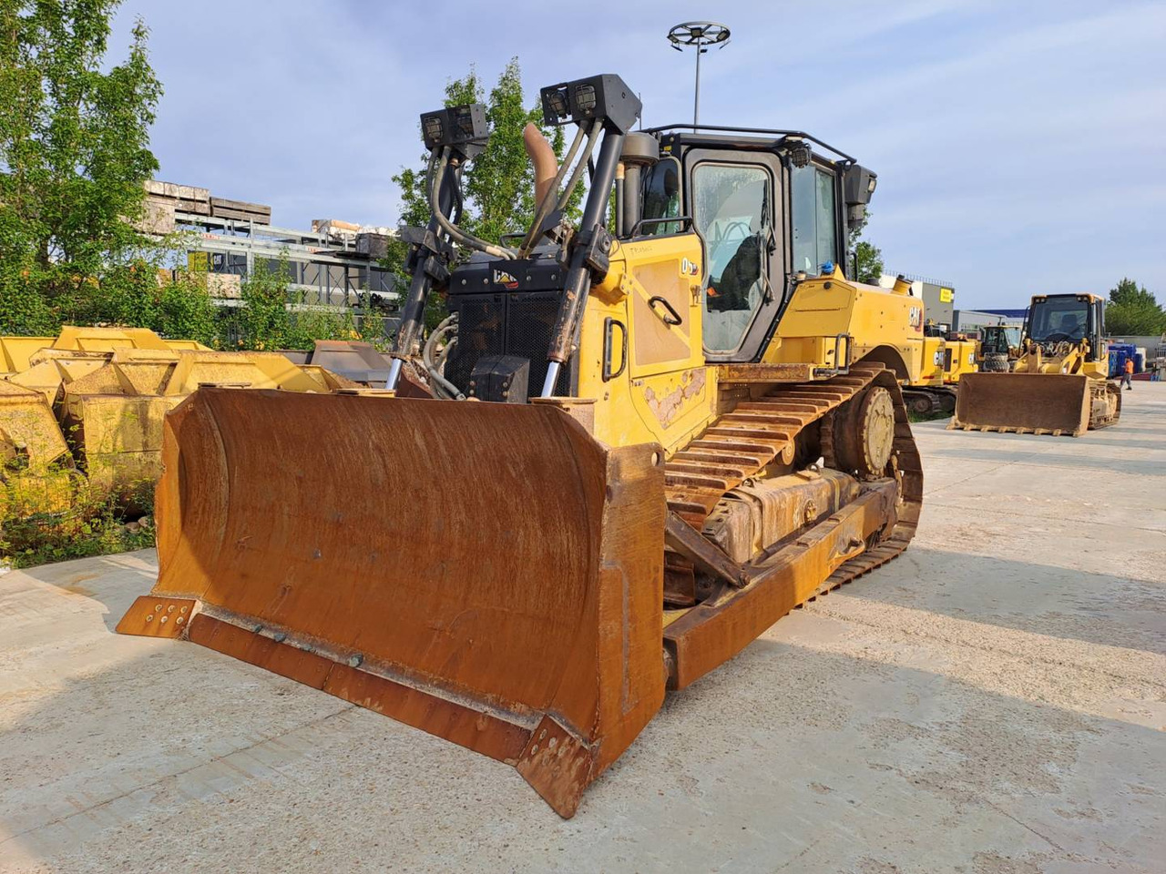 CAT D6 XE - Bulldozer: photos 1 CAT D6 XE - Bulldozer: photos 1