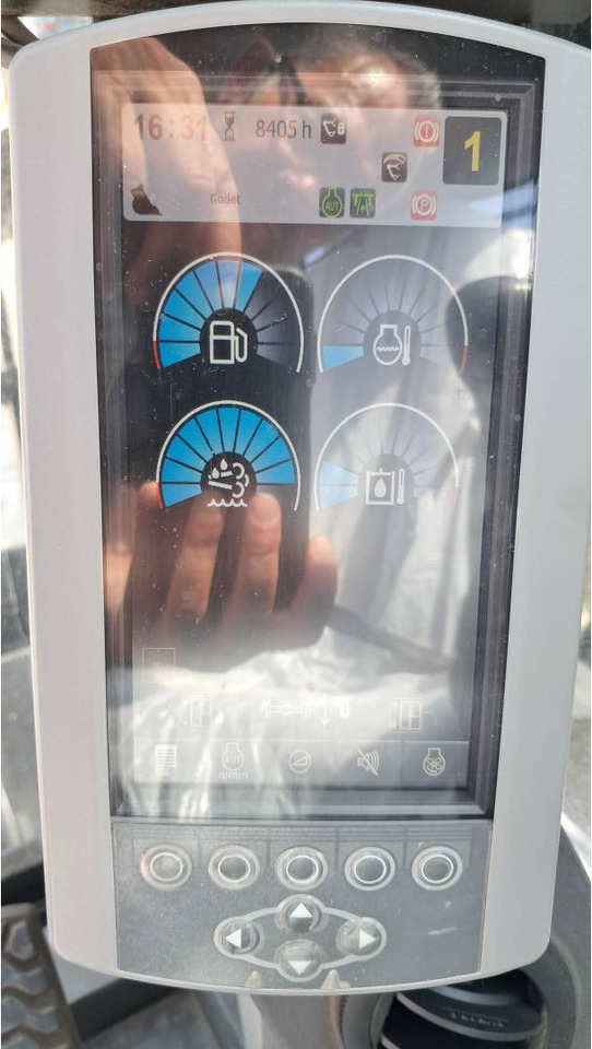 CAT MH3022-1 - Pelle sur pneus: photos 5 CAT MH3022-1 - Pelle sur pneus: photos 5