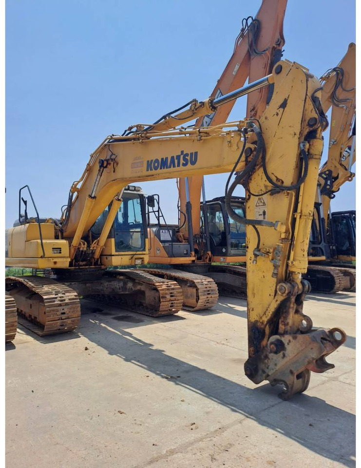 KOMATSU PC210LC - Pelle sur chenille: photos 2 KOMATSU PC210LC - Pelle sur chenille: photos 2