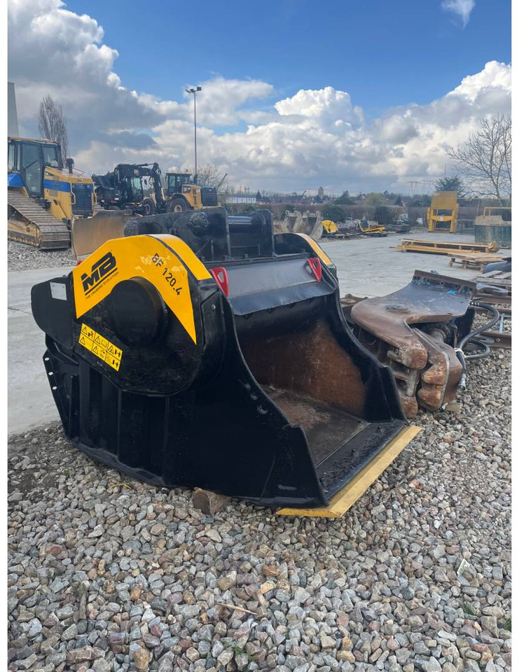 MB BF120/MB CRUSHER - Godet pour Engins de chantier: photos 1 MB BF120/MB CRUSHER - Godet pour Engins de chantier: photos 1