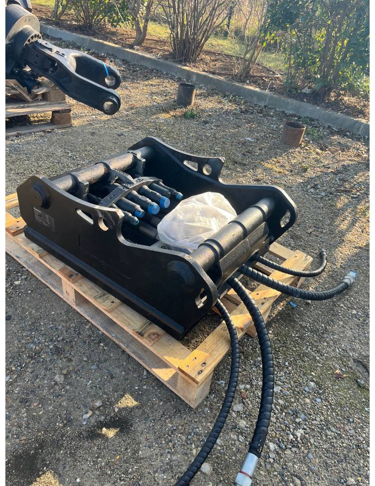 OILQUICK DEUTSCHLAND GMBH OQ70/55 - Attache rapide pour Engins de chantier: photos 2 OILQUICK DEUTSCHLAND GMBH OQ70/55 - Attache rapide pour Engins de chantier: photos 2