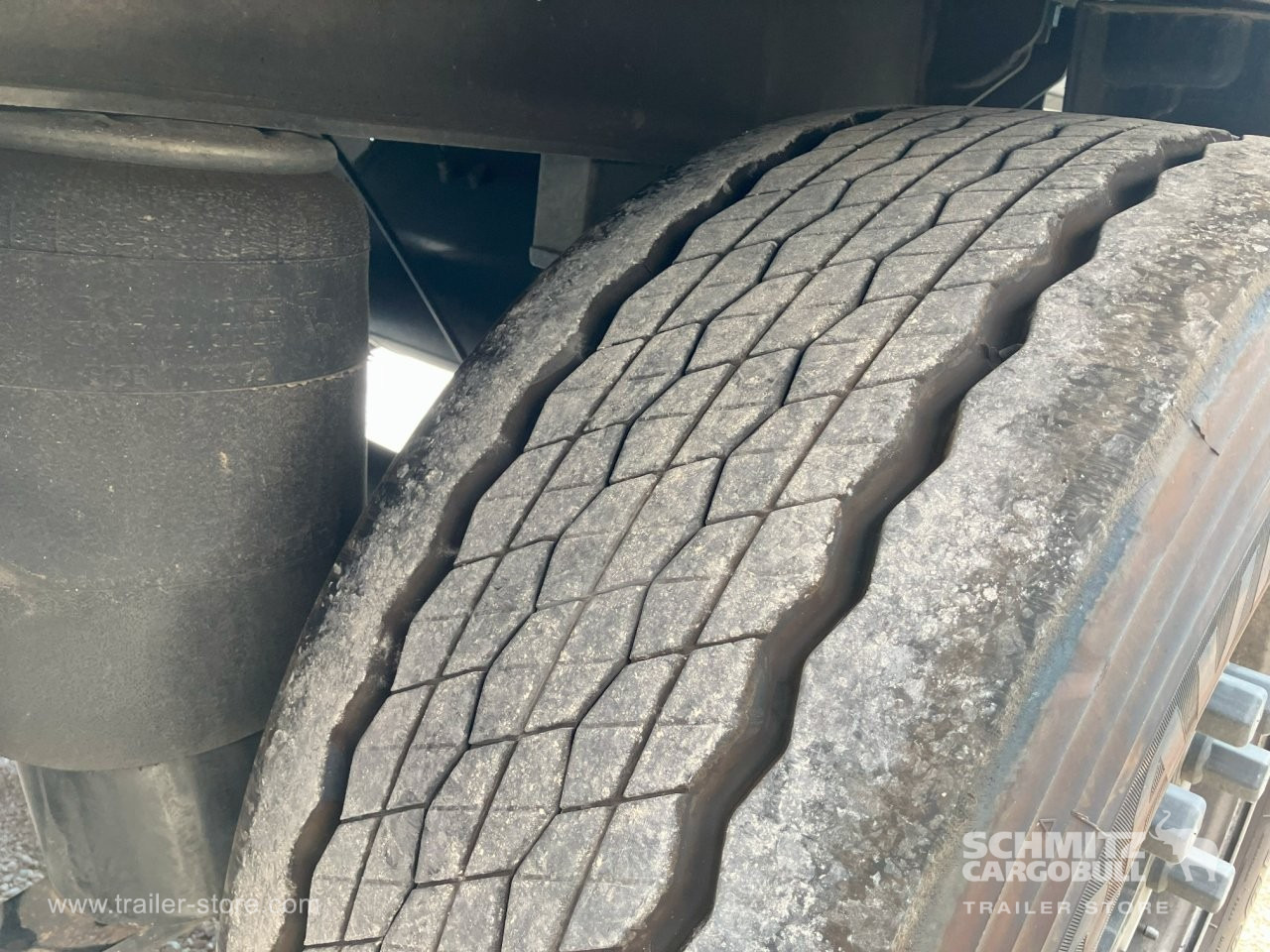 SCHMITZ Semiremolque Frigo Standard - Semi-remorque isothermique: photos 5 SCHMITZ Semiremolque Frigo Standard - Semi-remorque isothermique: photos 5